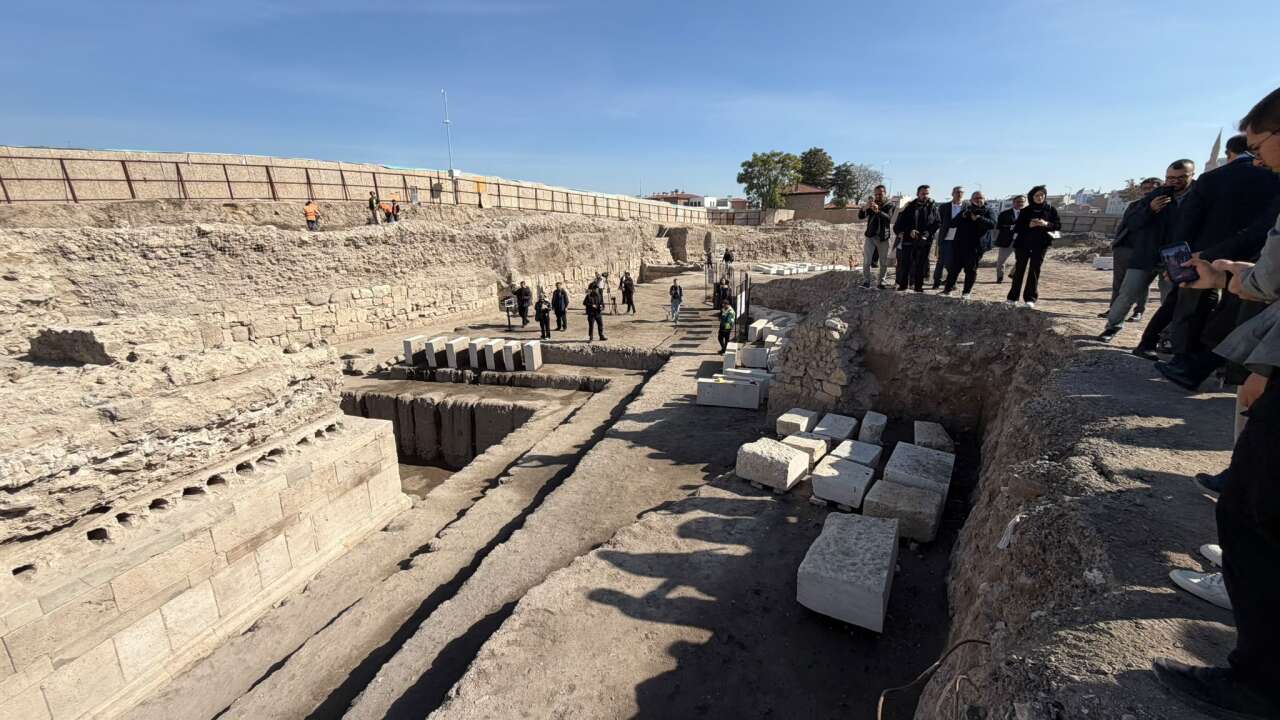 Konya'da tarihin kapısı aralandı! 25 metrelik dev yapı gün yüzüne çıktı 15